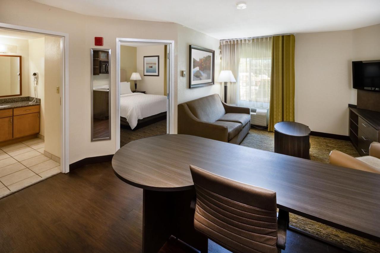 Candlewood Suites Windsor Locks By Ihg Экстерьер фото